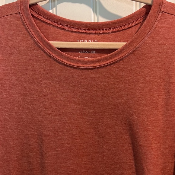 Women’s Torrid Classic Fit Tee NEW WITHOUT TAGS - Picture 2 of 4